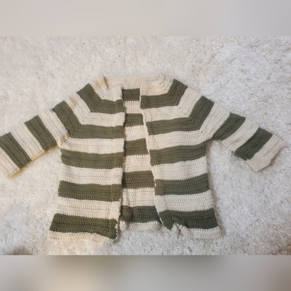Striped Green and Cream Women's Sweater‎ Vintage Crochet